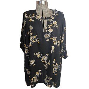 Torrid Short Sleeve Tunic Blouse 14/16